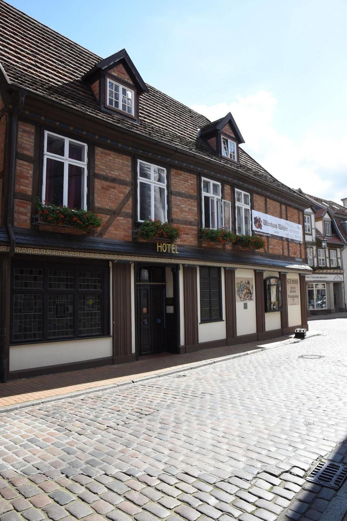 Отель Weinhaus Woehler Шверин Экстерьер фото