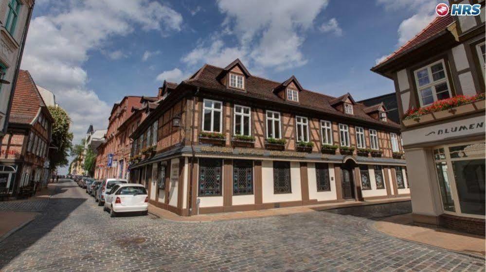 Отель Weinhaus Woehler Шверин Экстерьер фото